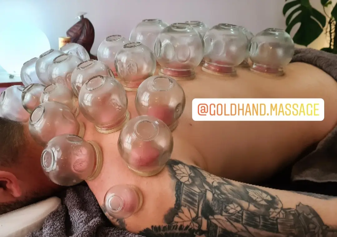 Gold hand massage galerie (6)