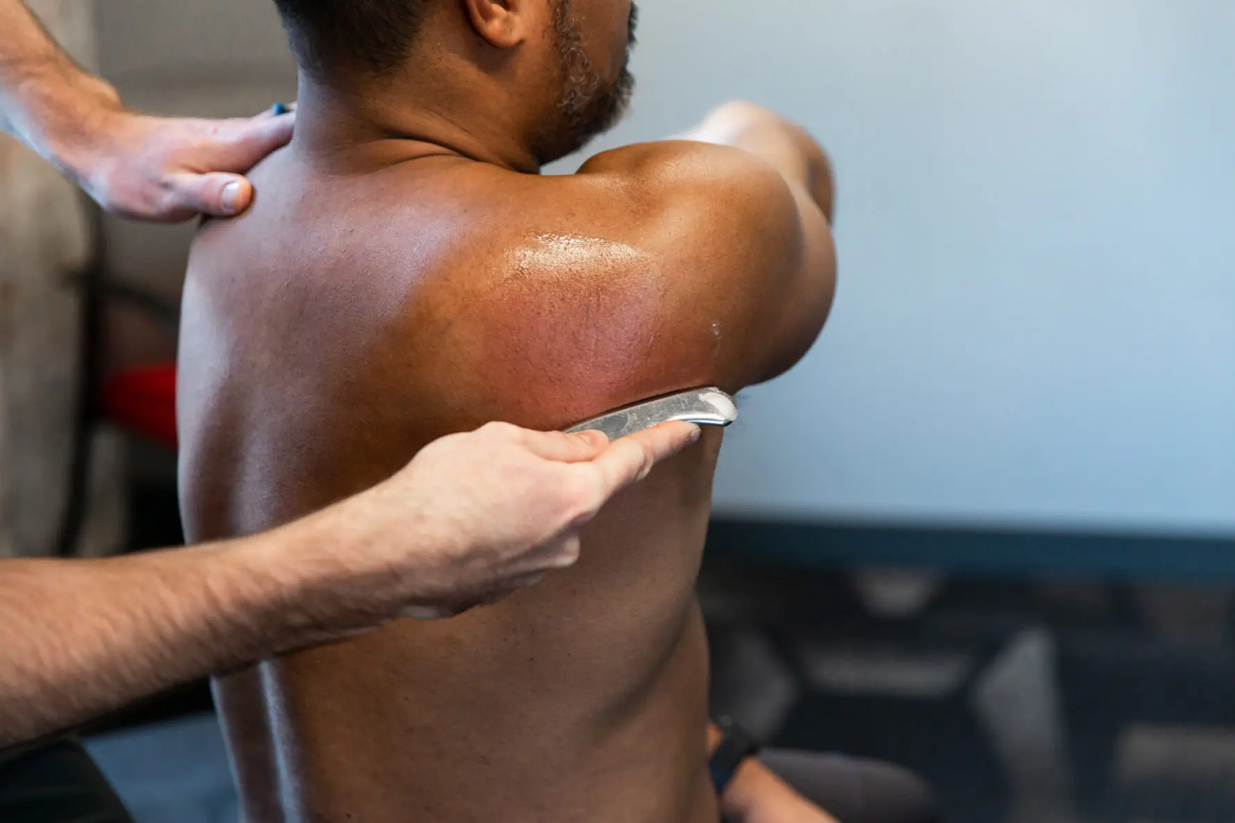 Gold hand massage galerie (7)